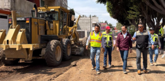 Supervisan trabajos de rehabilitación vial en bulevar Apulco
