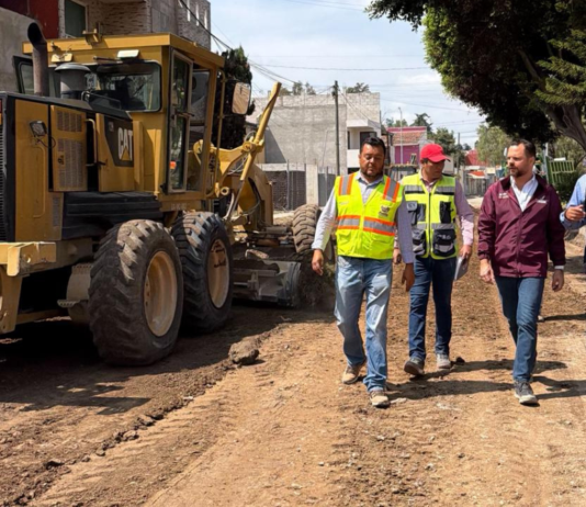 Supervisan trabajos de rehabilitación vial en bulevar Apulco