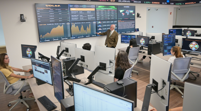 “Superpeso” golpea a familias que dependen de remesas: UDLAP