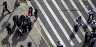 Bebé de 7 meses muere por bala perdida tras tiroteo en Nueva York