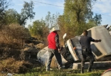 Vuelca tractocamión con cemento en la federal Acatzingo–Xalapa