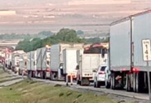 Accidente de camiones y autobús provoca caos vial en el Arco Norte