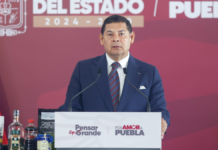 Armenta envía iniciativa para recortar regidurías y pensiones doradas