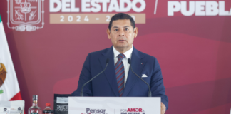 Armenta envía iniciativa para recortar regidurías y pensiones doradas