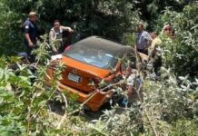 Estudiantes de CBTIS se lesionan tras caer a barranco en Teziutlán