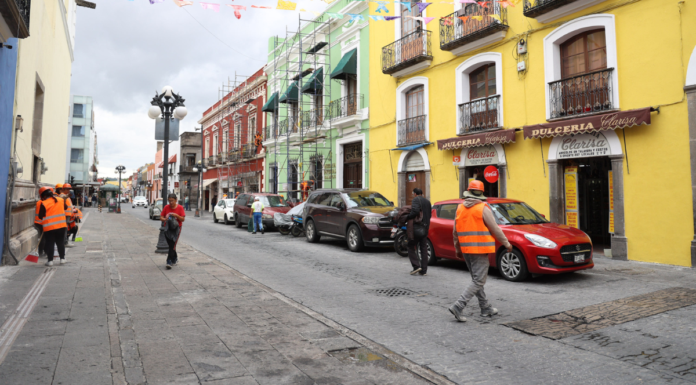 Autos en Calle de los Dulces son de empleados, señala Ayuntamiento