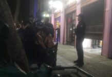 Sujetos armados asaltan centro joyero en la 5 de Mayo
