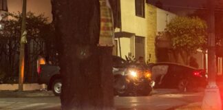 Fuerte accidente vehicular en Puebla; uno no habría respetado semáforo