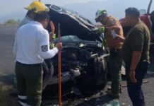 Choque frontal en Tehuacán–Teotitlán deja daños y lesionados