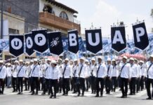 BUAP participa en desfile por 164 aniversario de la Batalla de Puebla