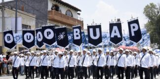 BUAP participa en desfile por 164 aniversario de la Batalla de Puebla