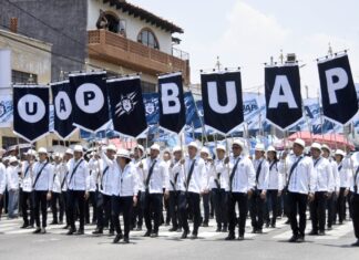 BUAP participa en desfile por 164 aniversario de la Batalla de Puebla