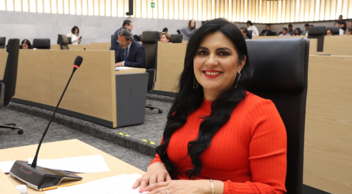 Proponen vigilar actividades externas de diputados en Puebla