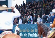 Protagonizan 14 mil personas desfile de la Batalla de Puebla