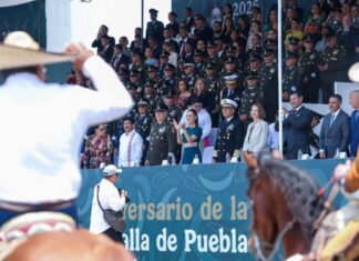 Protagonizan 14 mil personas desfile de la Batalla de Puebla