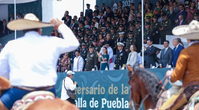 Protagonizan 14 mil personas desfile de la Batalla de Puebla