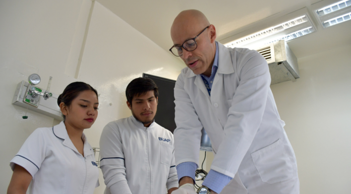 Facultad de Enfermería BUAP, avalada para certificar en RCP