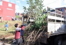Bety Sánchez encabeza faena comunitaria en Loma Bonita, Zacatlán