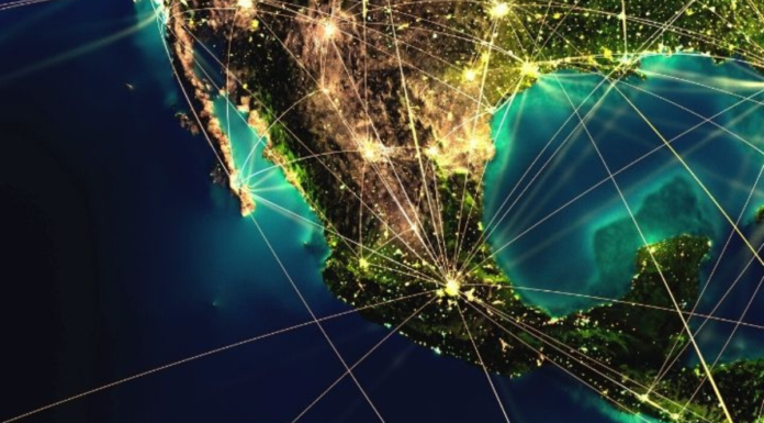 Mexicanos pasan seis horas diarias en internet, revela estudio