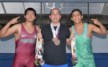 Estudiantes BUAP obtienen platas en Campeonato Nacional de Luchas