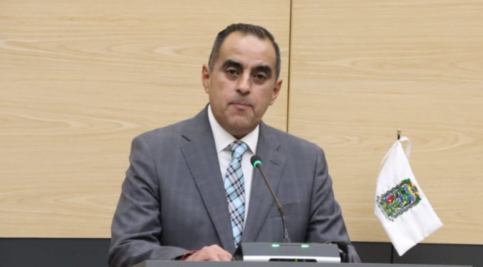 Mauricio Céspedes descarta reelección y abre opción por Tepeaca
