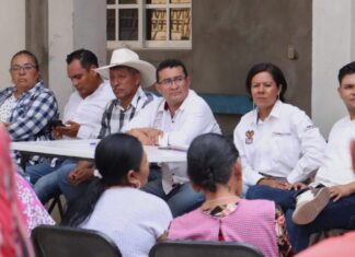 Pável Gaspar sostiene encuentros con habitantes de la Mixteca Poblana