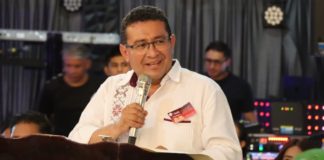 Pável Gaspar reconoce labor docente en Chiautla de Tapia