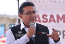 Pável Gaspar acompaña asambleas comunitarias en la Mixteca