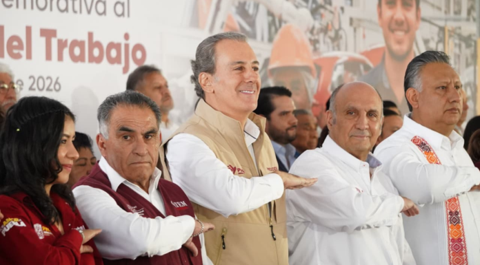 Pepe Chedraui participa en ceremonia por el Día del Trabajo