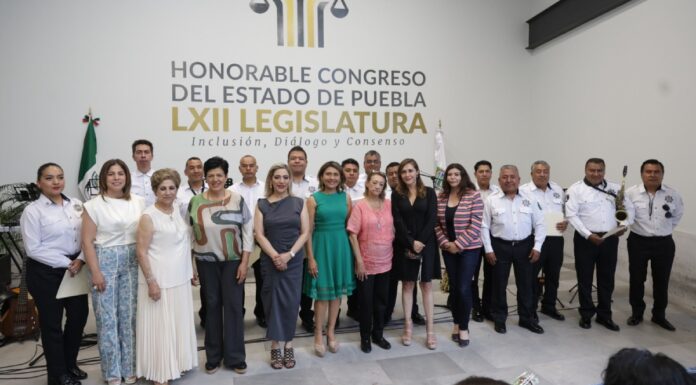 Congreso celebra Día de las Madres reconociendo labor de trabajadoras