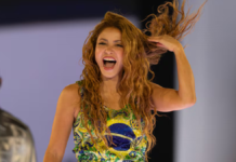 Shakira conquista a 2 millones de fans en playa de Copacabana
