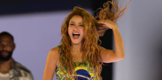 Shakira conquista a 2 millones de fans en playa de Copacabana