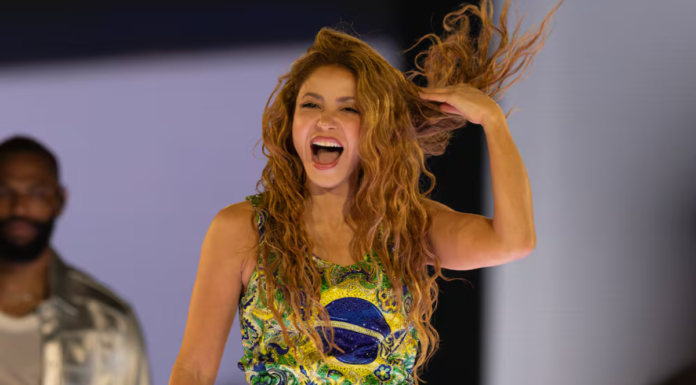 Shakira conquista a 2 millones de fans en playa de Copacabana