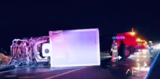 Conductor muere calcinado tras volcadura en la Autopista Siglo XXI