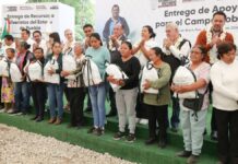 Entregan fertilizante, semillas y maquinaria a campesinos poblanos