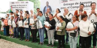 Entregan fertilizante, semillas y maquinaria a campesinos poblanos