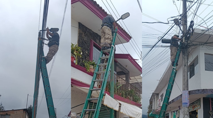 Zacatlán interviene alumbrado público en calle de Cuautilulco