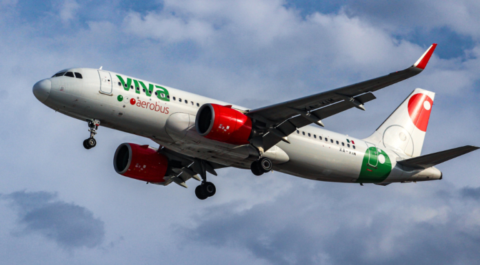 Reportan amenaza de bomba en avión del AICM; descartan riesgo