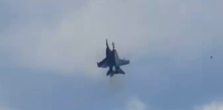 Dos aviones de combate colisionan durante espectáculo en EU