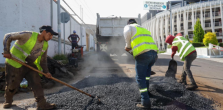 Realizan trabajos de bacheo en calles de San Jerónimo Caleras