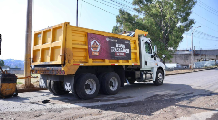 Supervisan trabajos de bacheo en la zona de San Jerónimo Caleras