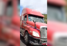 Choque entre tráileres provoca caos en la Puebla-Orizaba