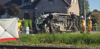 Choque entre tren y minibús escolar en Bélgica deja cuatro muertos