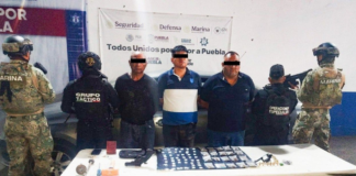 Detienen a tres hombres en Amozoc; aseguran armas y droga