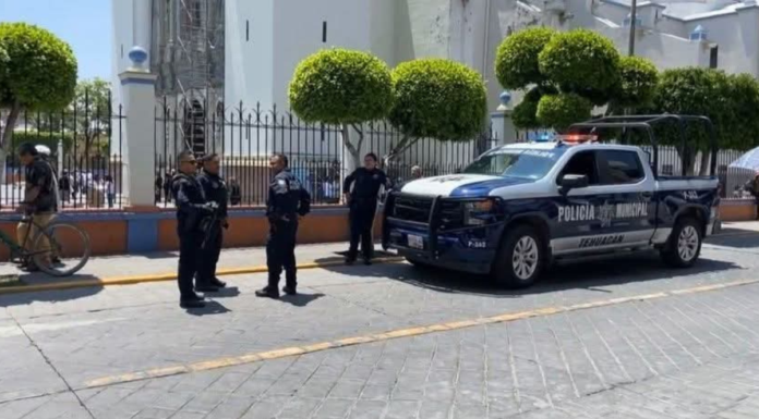 Estafan a madre e hija con falso fajo de billetes en Tehuacán