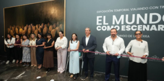 Pepe Chedraui inaugura la exposición “Viajando con Timoteo”