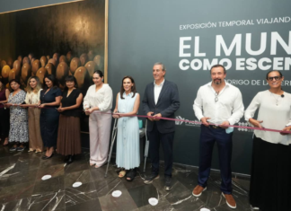 Pepe Chedraui inaugura la exposición “Viajando con Timoteo”