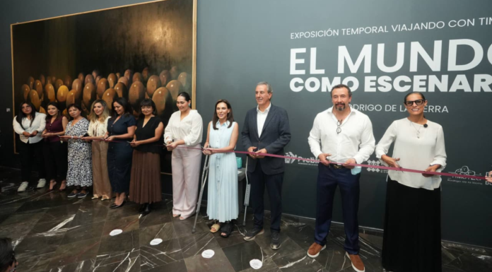 Pepe Chedraui inaugura la exposición “Viajando con Timoteo”