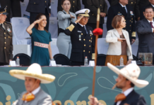 Desfile del 5 de Mayo reúne a figuras clave de la política en Puebla