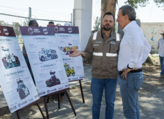 Pepe Chedraui supervisa pavimentación en calle Tehuacán
